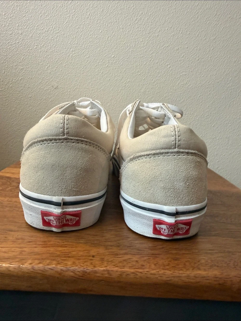 Vans Old Skool suede/canvas shoe in oatmeal cream unisex women’s 10, men’s 8.5